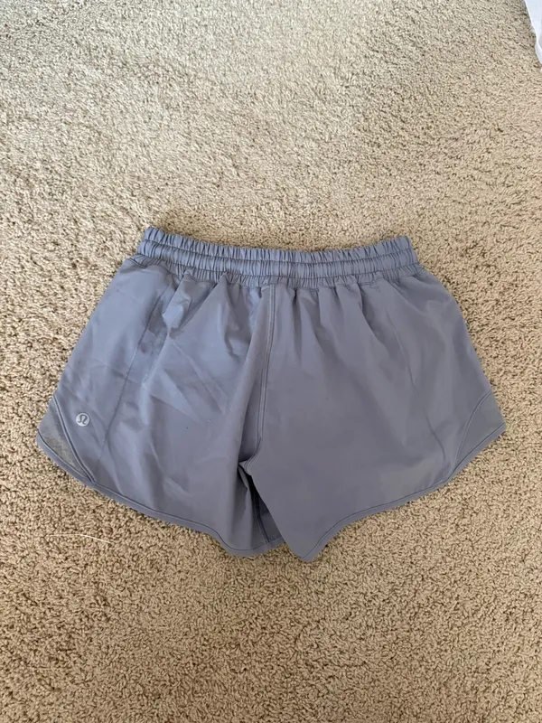 Lululemon Hot Shorts 4" - Image 2