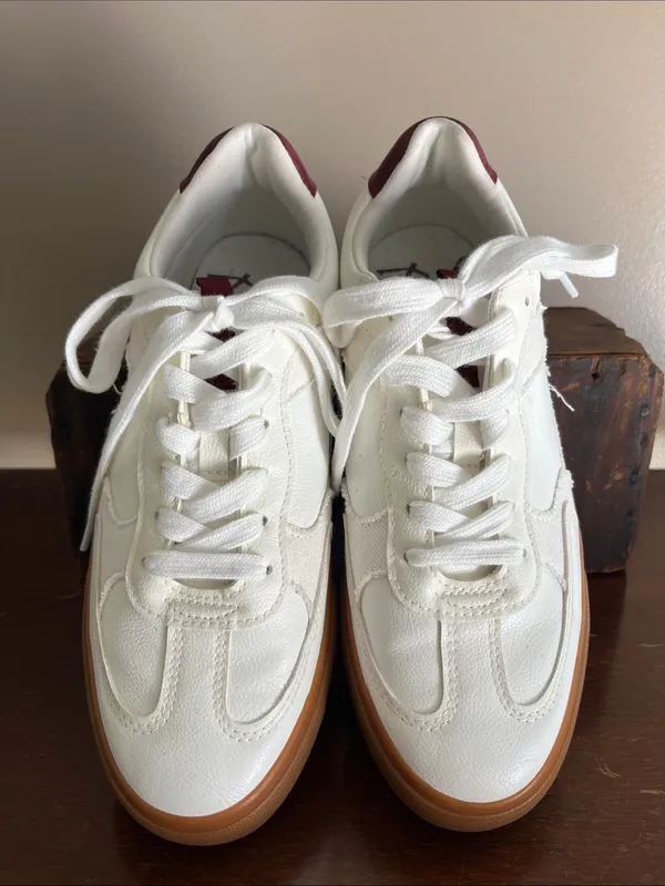 Blowfish Tastic White Low-Top Sneakers with Gum Sole and Burgundy Heel - Image 4