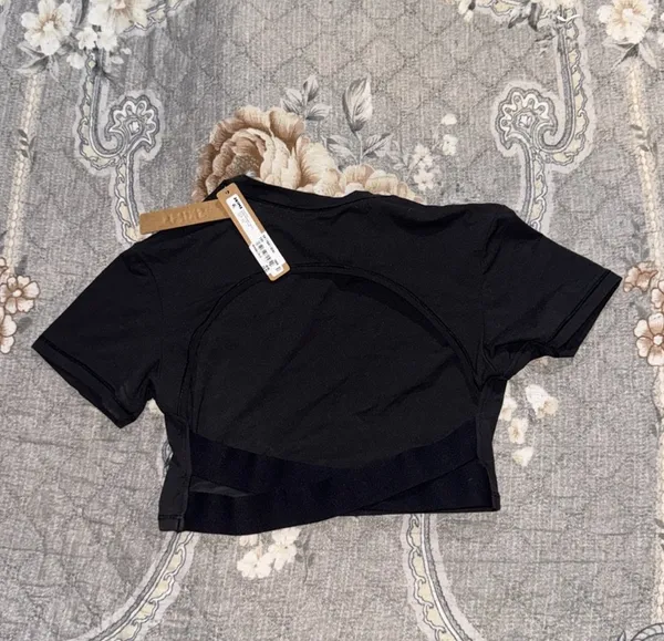 SKIMS WRAPPING SUPER CROPPED TSHIRT - Image 6
