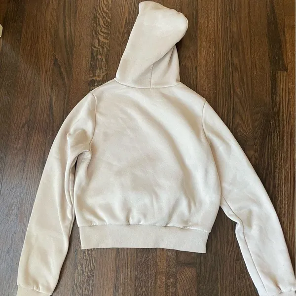 Amazon beige sweatshirt/pants set - Image 6
