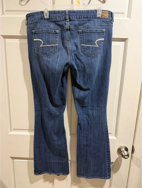 American Eagle Women's Bootcut Jeans - Medium Blue Wash Size 14 - Image 6