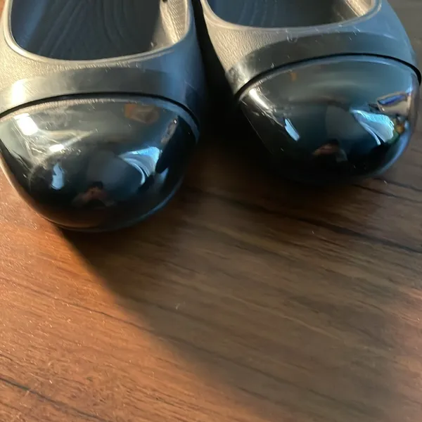 Crocs black ballet flats with shinny toes 8 wide - Image 2