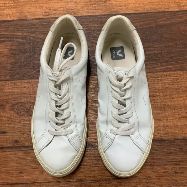 VEJA Low Leather Shoes White Sneaker Women’s Size 9 - Image 2