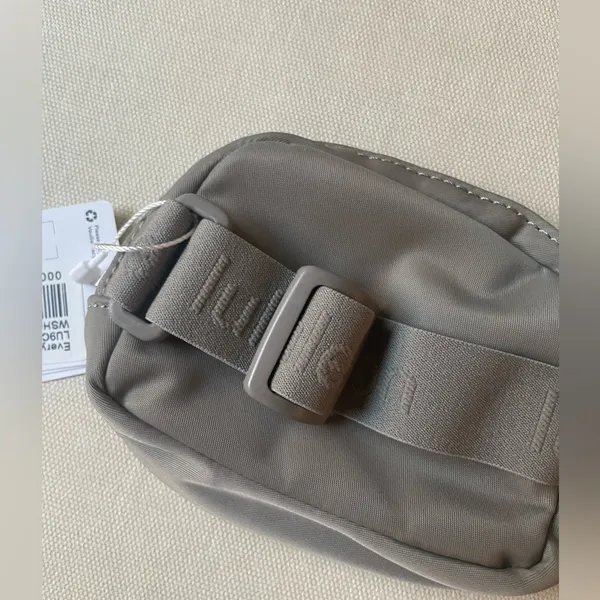 Lululemon Everywhere Belt Bag Nano - Warm Ash Grey - Image 5