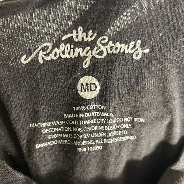 The rolling stone t-shirt size medium - Image 2