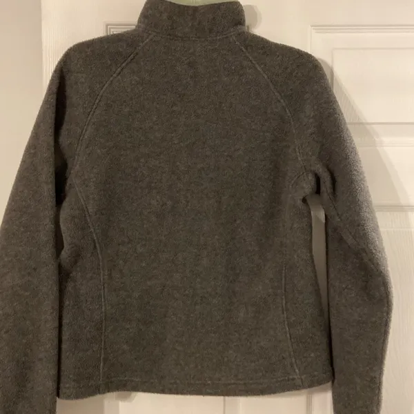 Patagonia Synchilla Women M long 23” and bust 34/36” excellent condition - Image 7
