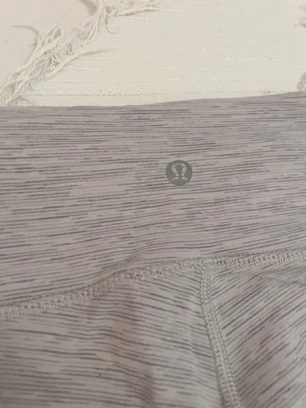 Lululemon Gray Cropped Leggings Size 4 - Image 3