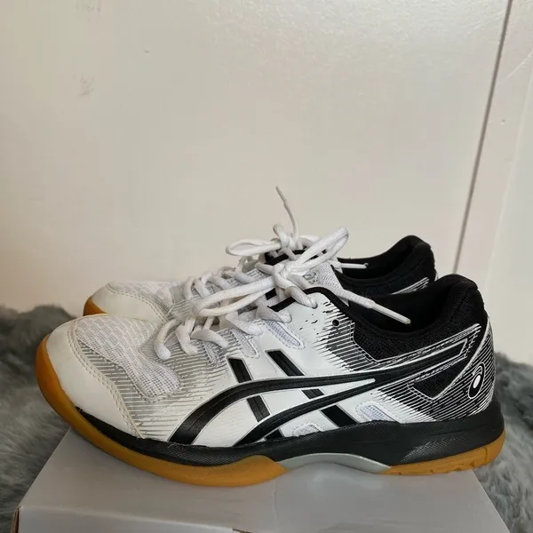 Asics Women’s Black and White Athletic Shoes - Image 4