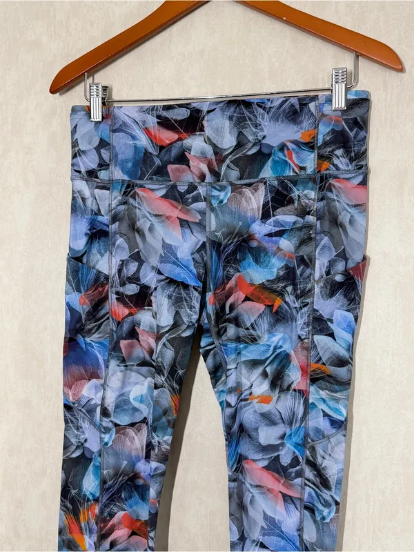 Lululemon Fast and Free High-Rise Tight 25" in Luminescent Floral Multi 10 - Image 4
