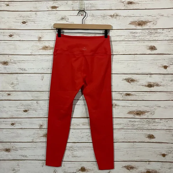 Cycle Bar X Beyond Yoga Cropped Leggings - Red - Medium - Image 5