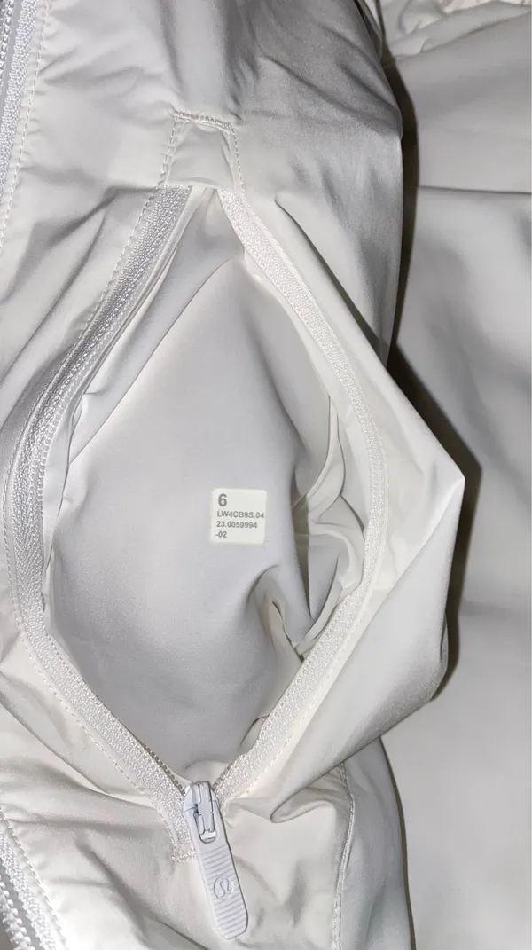 Lululemon Wunder Puff super Cropped Vest - Image 4