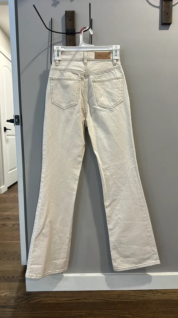 PacSun High-Rise Bootcut Jeans Cream - Image 2