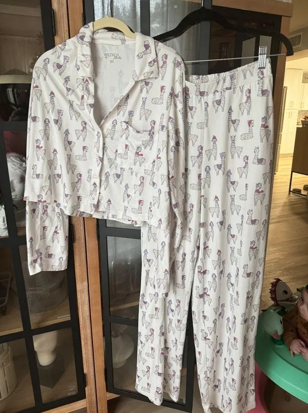 WILDFOX Pajamas Set Llamas Boxy Long Sleeve top shirt pants button down cropped - Image 7