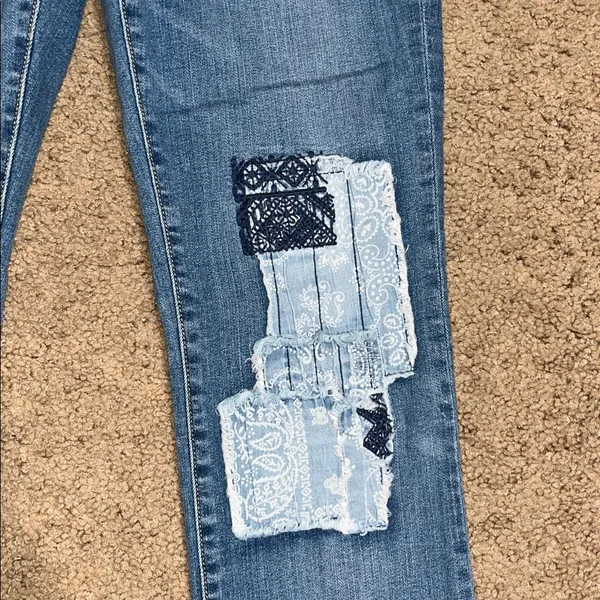 Sundance Magnolia Low Country Bandana Patchwork Embroidered‎ Jeans Blue 28 - Image 4