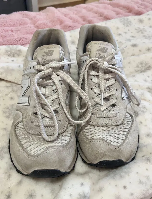 New Balance Tennis Shoes - Image 3