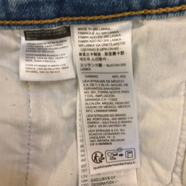 Levi’s ribcage straight ankle light wash 26 button fly - Image 7