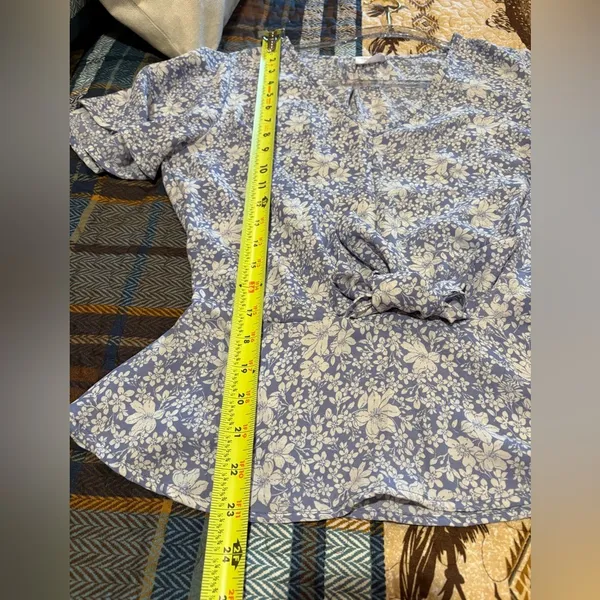Sienna Sky floral print blouse women’s M - Image 10