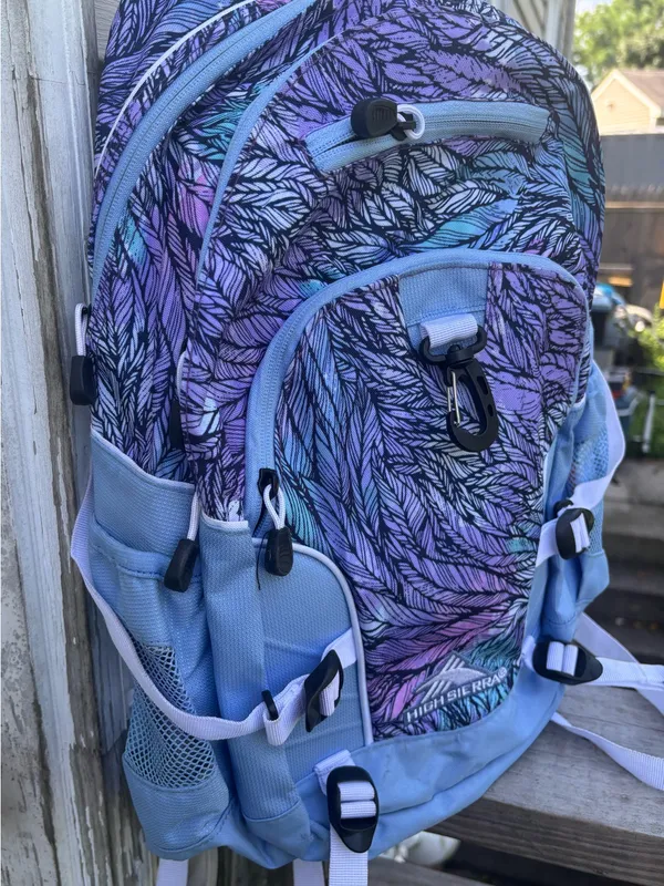 High Sierra Feather-Print Women's Backpack in Lavender and Light Blue - Image 2