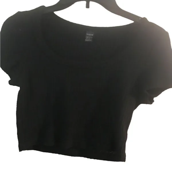 Shein size medium black crop top shorts sleeves - Image 2