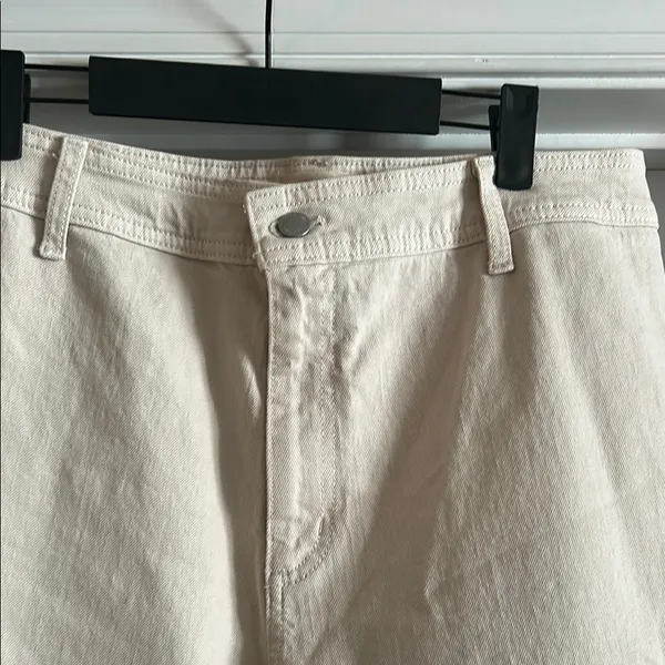 Universal Threads NWOT Cream Wide-Leg Ankle Jeans - Image 4
