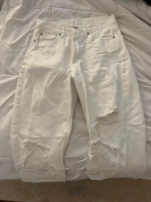 American Eagle Jeans Ripped - Image 2