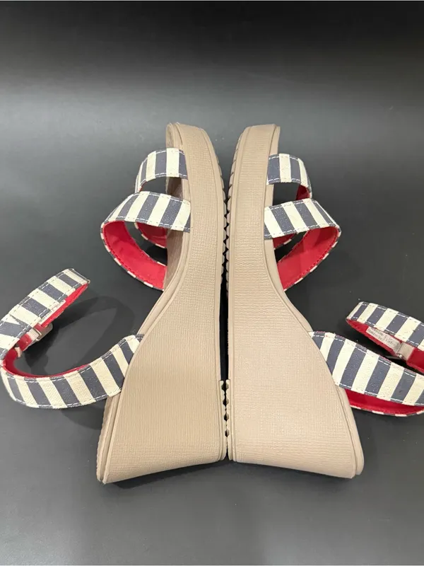 CROCS Leigh Nautical Striped Ankle Strap Wedge Sandals Size 8 - Image 6