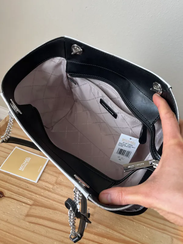 Michael Kors Purse - Image 10
