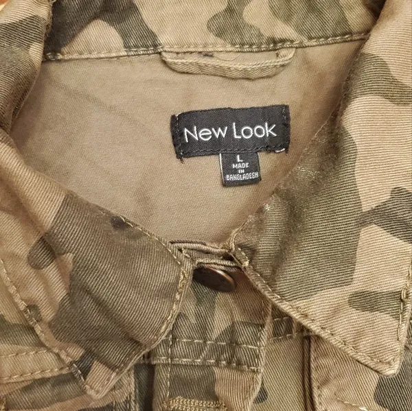 NEW LOOK CAMO SLEEVELESS JACKET LARGE SIZE - Image 4