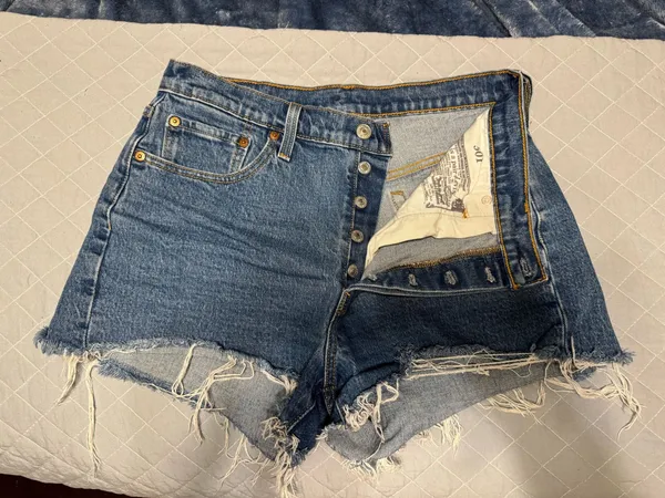 Levi’s Jean Denim Shorts 501 - Image 2