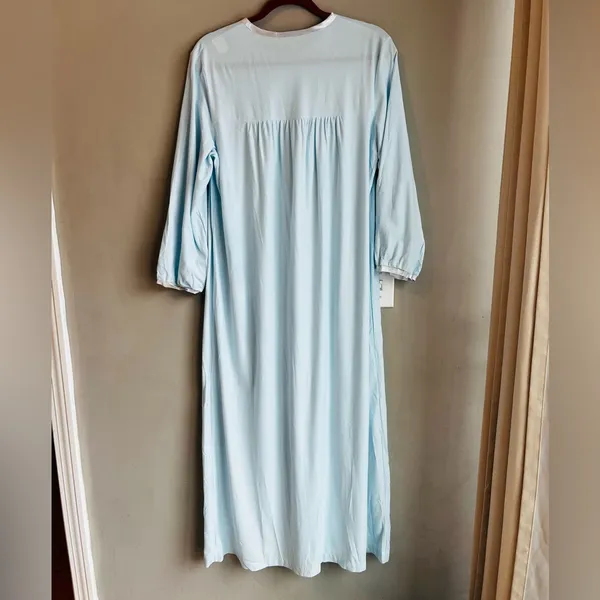 Schrank Vintage Light Blue Embroidered Nightgown Size Large Satin Trim - Image 9