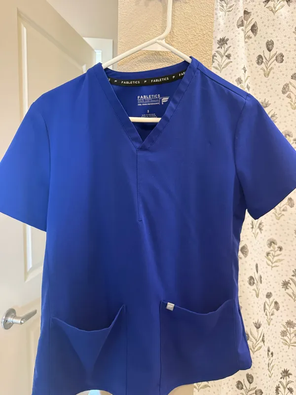 Fabletics Scrub Set - Image 2