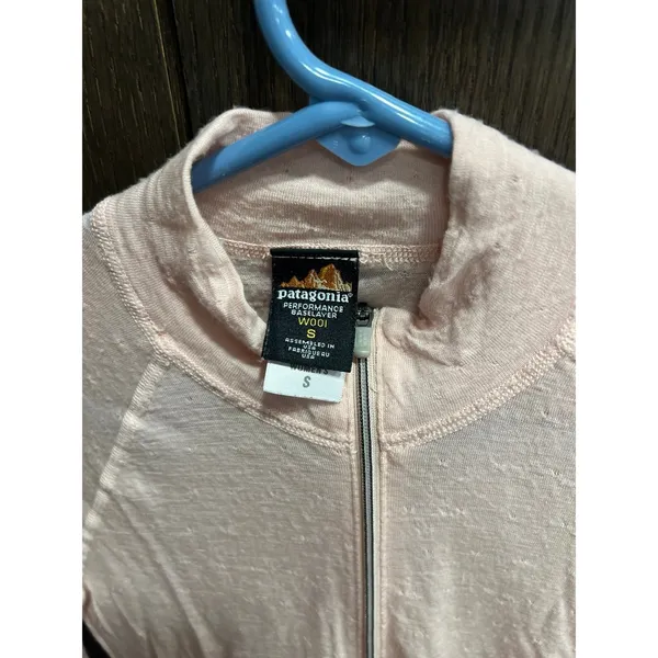 Patagonia Performance Base layer Capilene‎ Pink 1/4 Zip Pullover Size S - Image 4