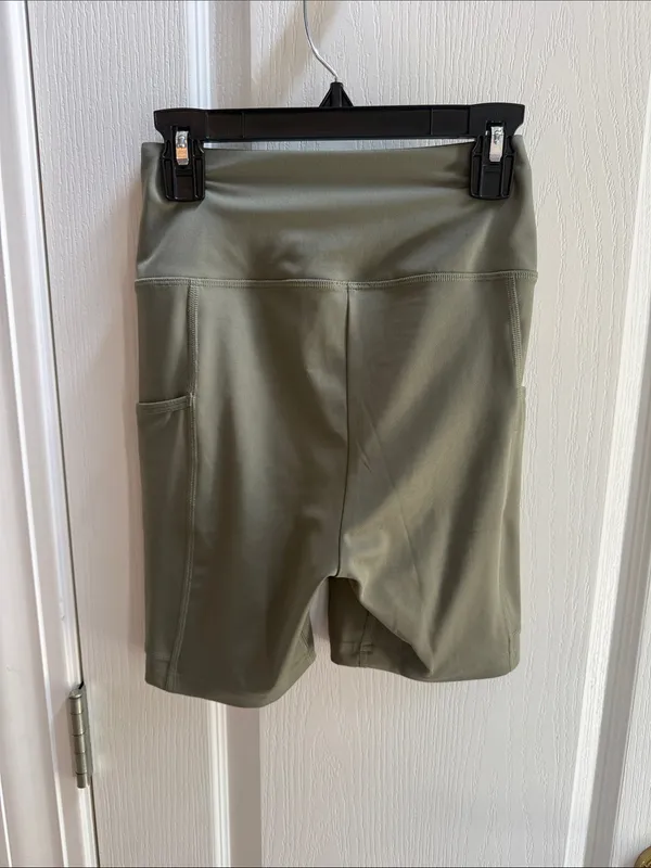 Gymshark Olive Green High-Rise Pocket Bike Shorts - Image 2