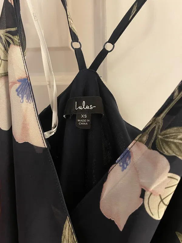 Lulu’s navy floral wrap maxi dress - Image 5