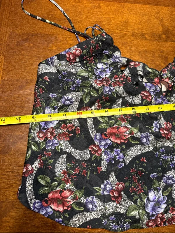 VTG Victoria’s Secret Floral Cutout Camisole Medium Gold Label Tank Top Y2K Cami - Image 5