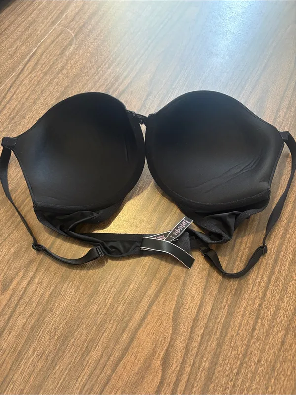 Victoria's Secret 34DD Black Push Up Smooth Molded Bra - Image 2