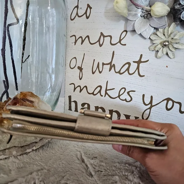 GUCCI GG Abbey D-Ring Long Wallet - Image 10