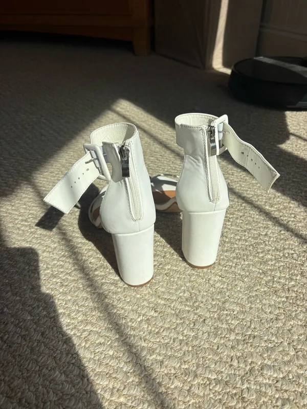 White heels Size 9 - Image 5