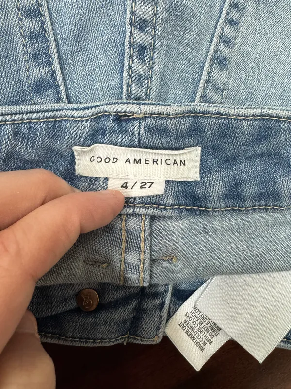 Good American Raw High-Low Hem Light Wash Jeans Size 4/27 - Image 6