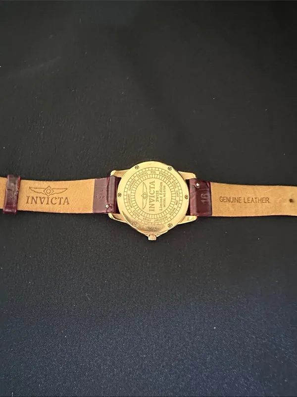 Invicta EUC genuine mother of pearl & rose goldtone watch. Genuine leather band - Image 4