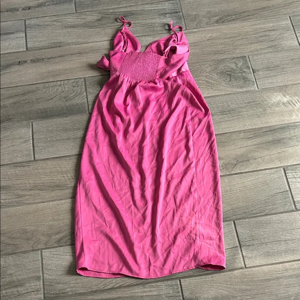 Urban Outfitters Elegant Pink Sleeveless Dress - Image 5
