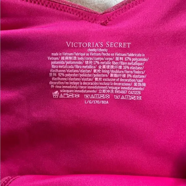 NWT Victoria’s Secret swimsuit. Size 32D top/large bottom - Image 9