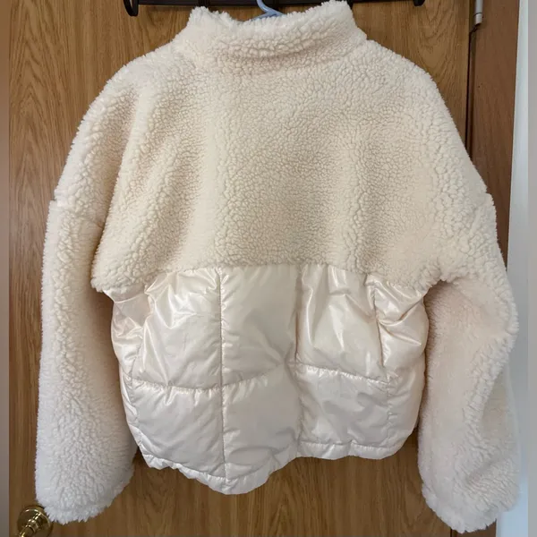 Fabletics Cream Sherpa Jacket size XS - Image 7
