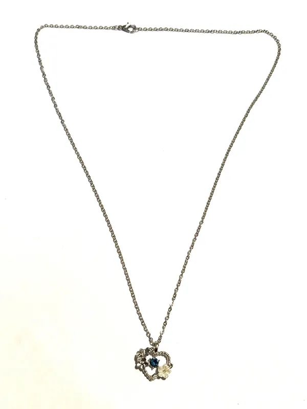 Heart charm Necklace Silver - Image 4