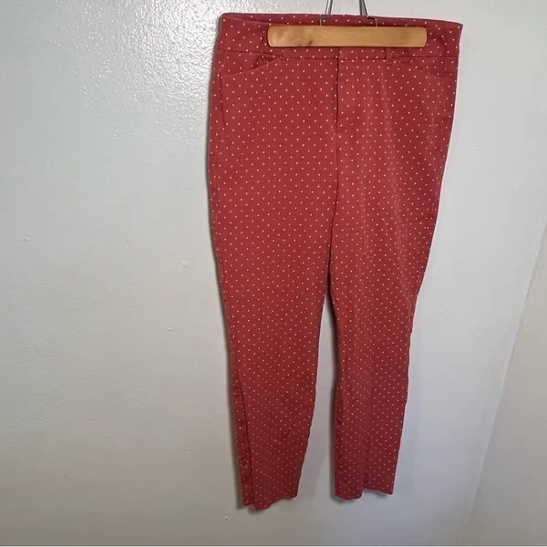 Old Navy Women's Size 6 Pixie High Rise Ankle Pant Gooseberry Red Pink Polka Dot - Image 2