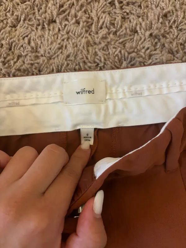 Aritzia Wilfred crepe tapered dress pants - Image 4