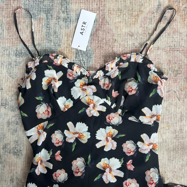NWT ASTR The Label Maeryn Sweetheart Ruffle Maxi Dress - Image 3