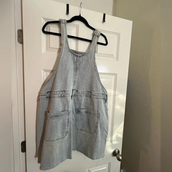Brand New: CLEO + WOLF WOMEN'S LIGHT WASH DENIM SKIRTALL - Image 3