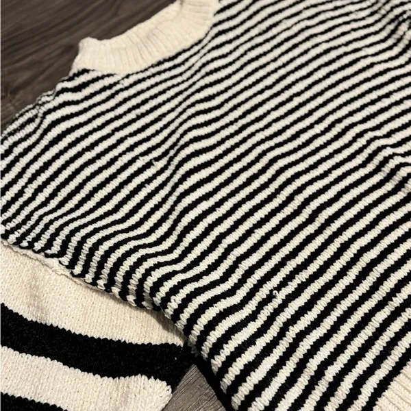 Ces Femme Striped Sweater Women’s Medium Black White Knit Pullover Fall Cozy - Image 2