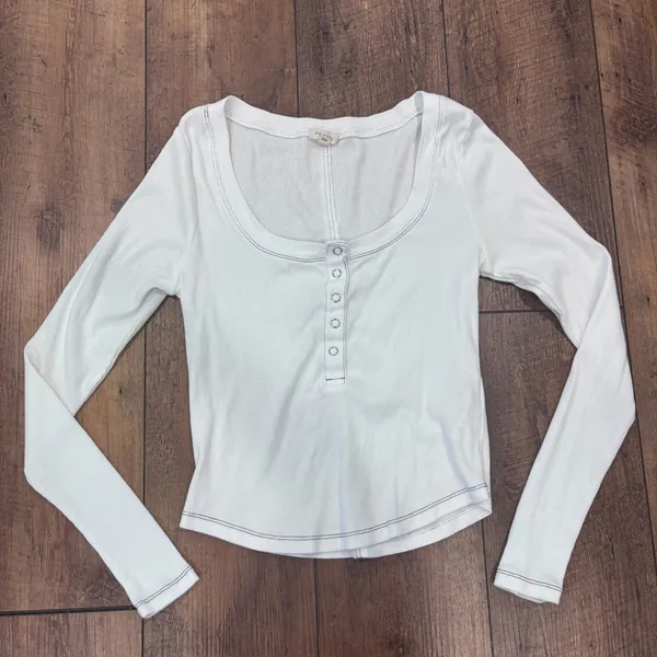 Anthropologie The Andie Scoop-Neck Ribbed Henley Top Long-Sleeve Snap Edition M - Image 3